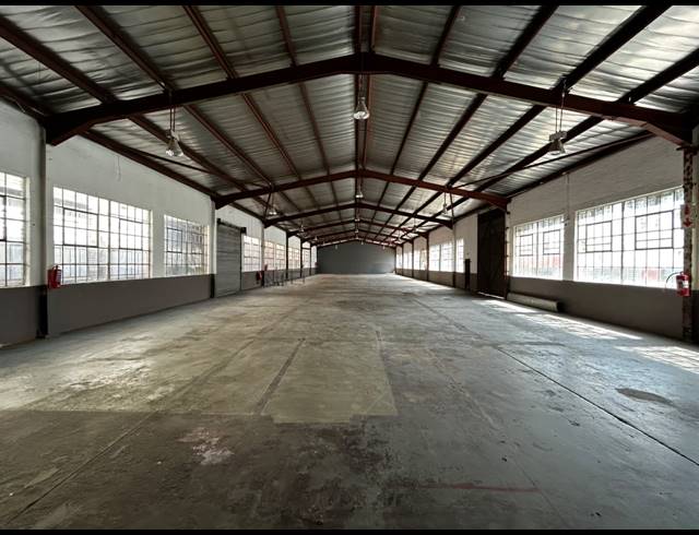 3,720M² WAREHOUSE TO LET IN WYNBERG